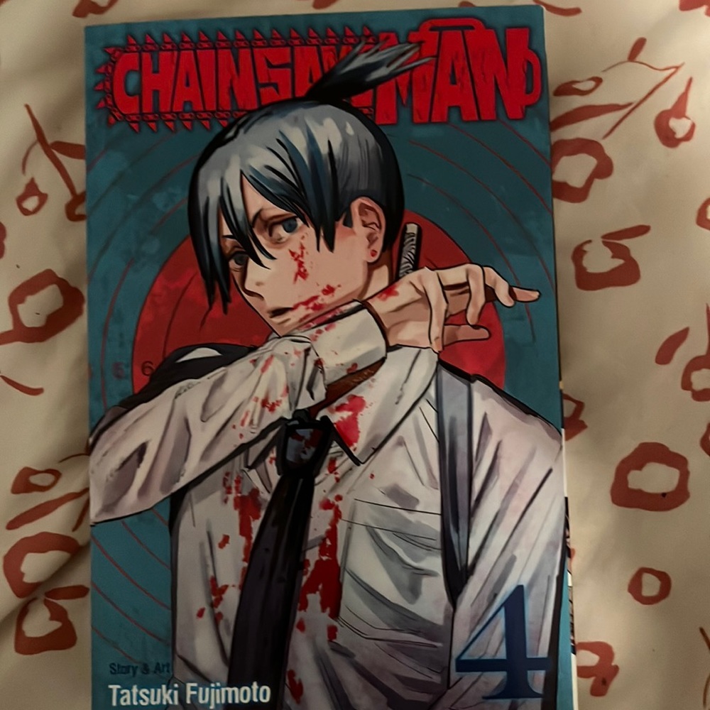 Chainsaw man vol 4 !! It’s in great condition I just wanna get rid of it